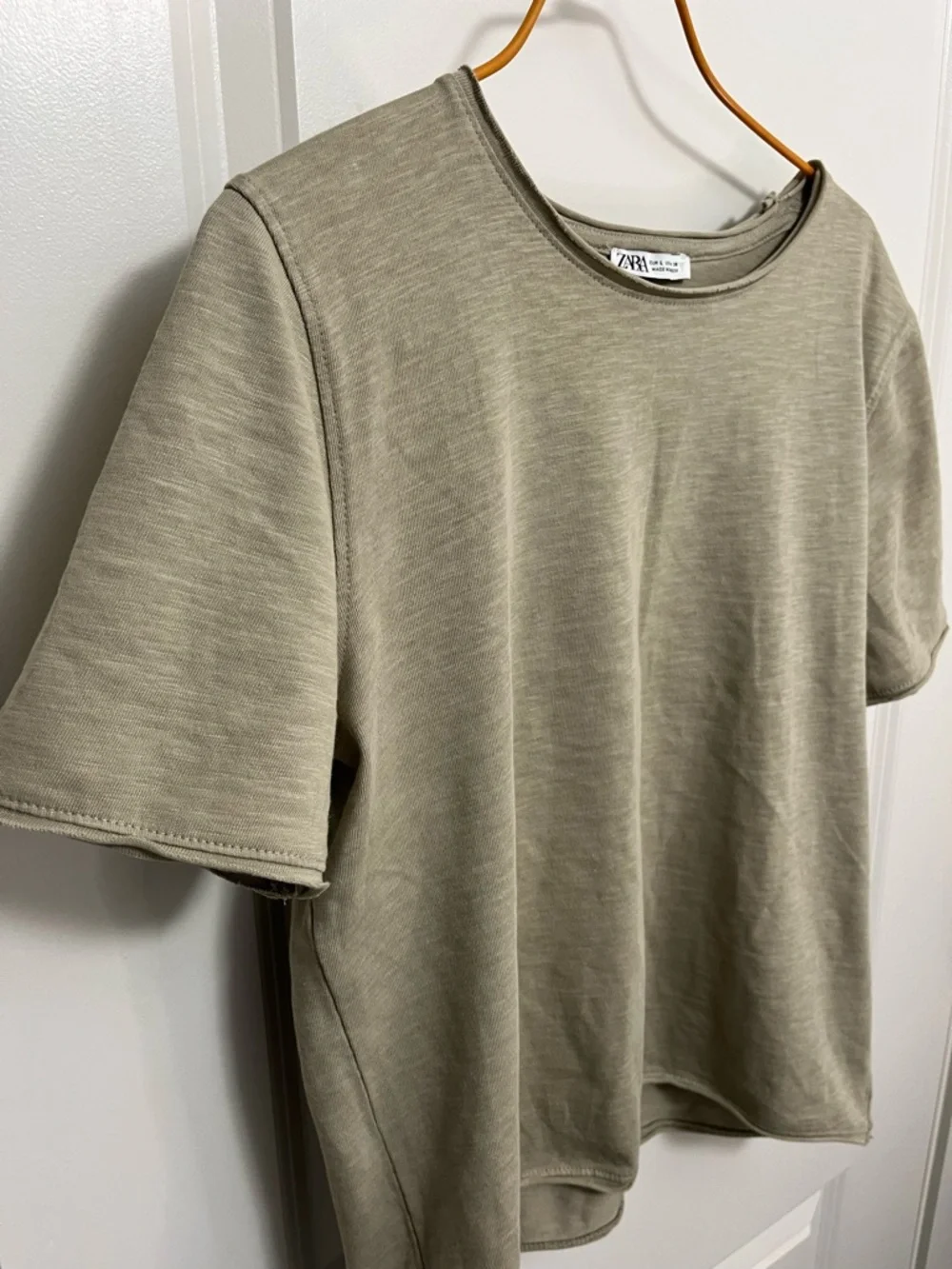 Zara Women's Light Olive Short Sleeve Tee in size L - Picture 4 of 7